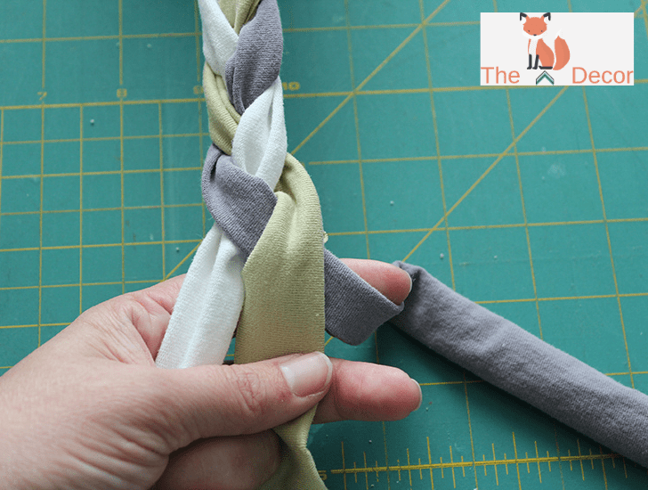 Steps to Make Braided Rugs at Home from Old Clothes DIY - The Fox Decor