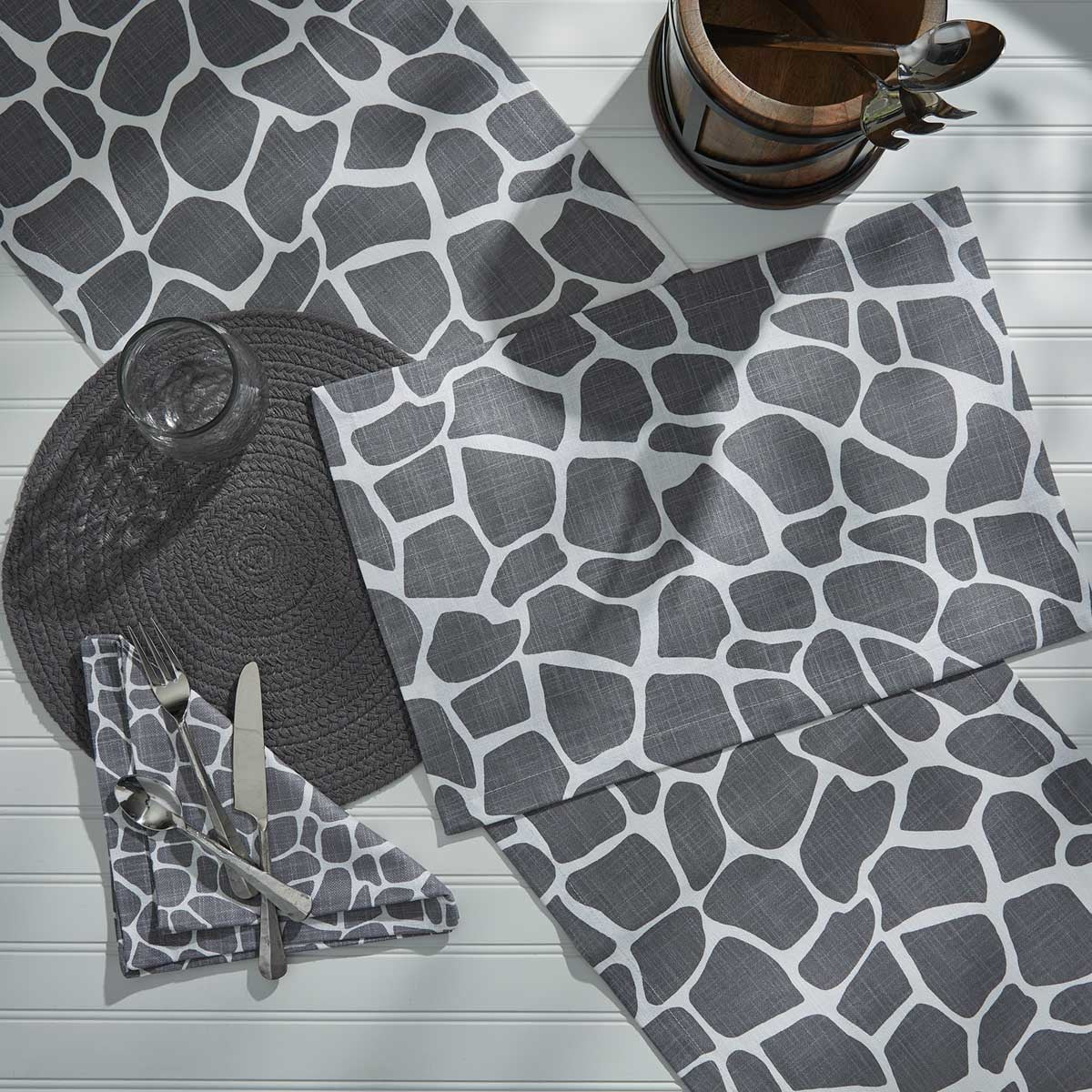 Giraffe Printed Placemat - Gray  Set of 4  Park Designs