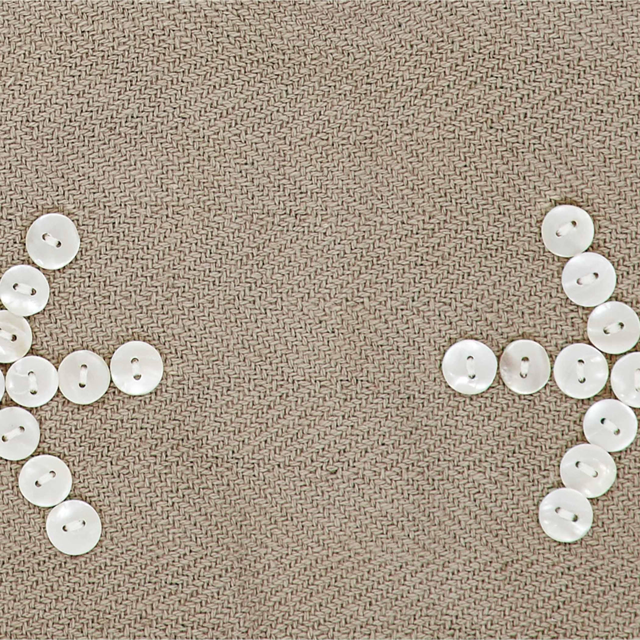 Pearlescent Tree Skirt 48 - The Fox Decor