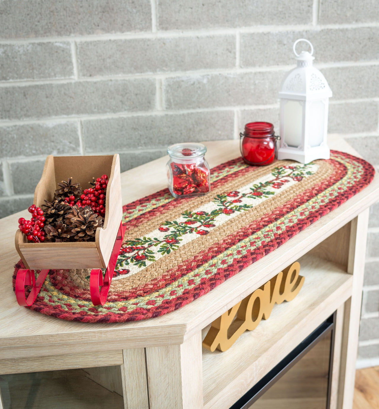 Cranberries Oval Patch Jute Braided Table Runner for Christmas Earth Rugs