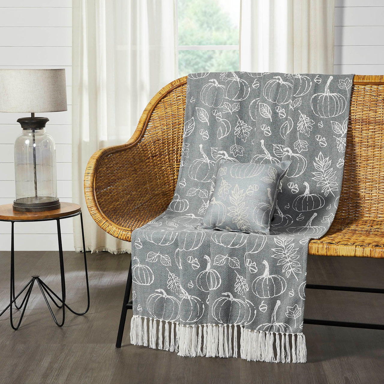 Silhouette Pumpkin Grey Throw 50x60 - The Fox Decor