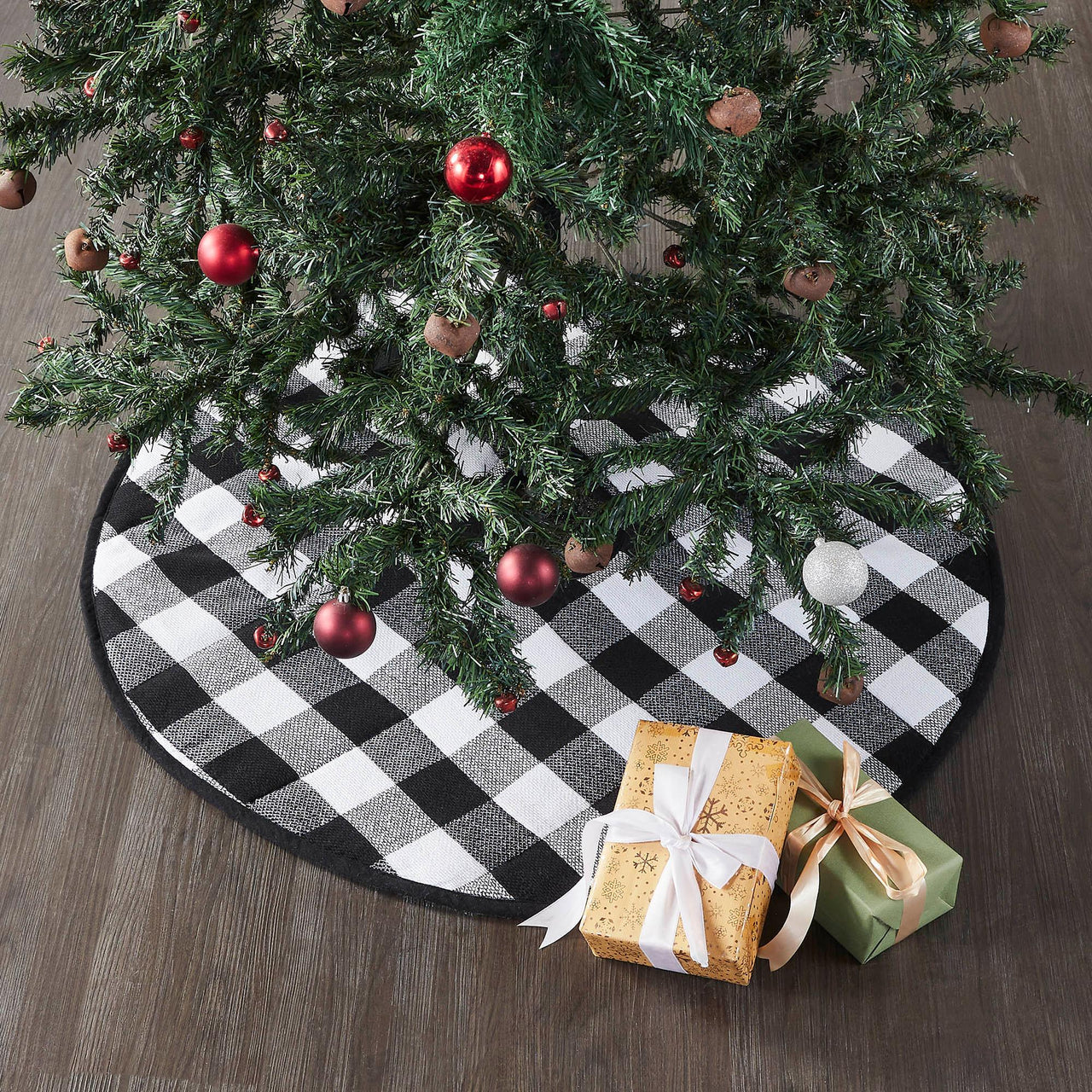 Annie Black Check Tree Skirt 36 - The Fox Decor
