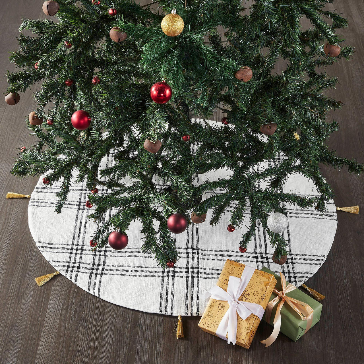 Wintergleam Black White Plaid Tree Skirt 36 - The Fox Decor