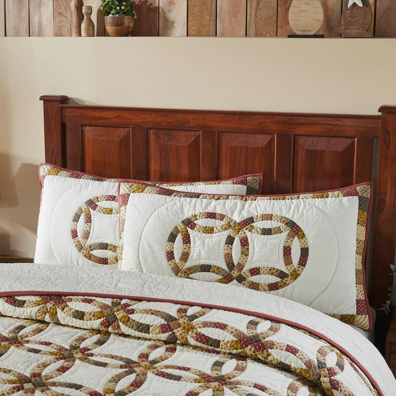 Custom House Wedding Rings King Quilt Set; 1-Quilt 110Wx97L w/2 Shams 21x37 - The Fox Decor