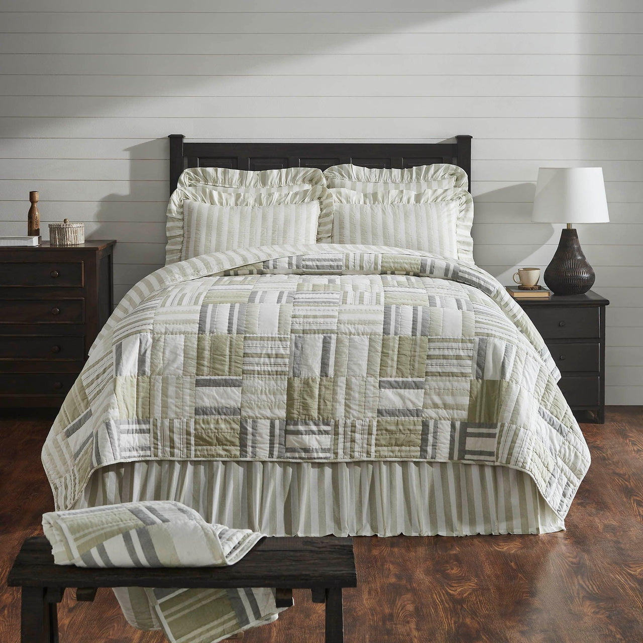Finders Keepers King Quilt 106Wx97L - The Fox Decor