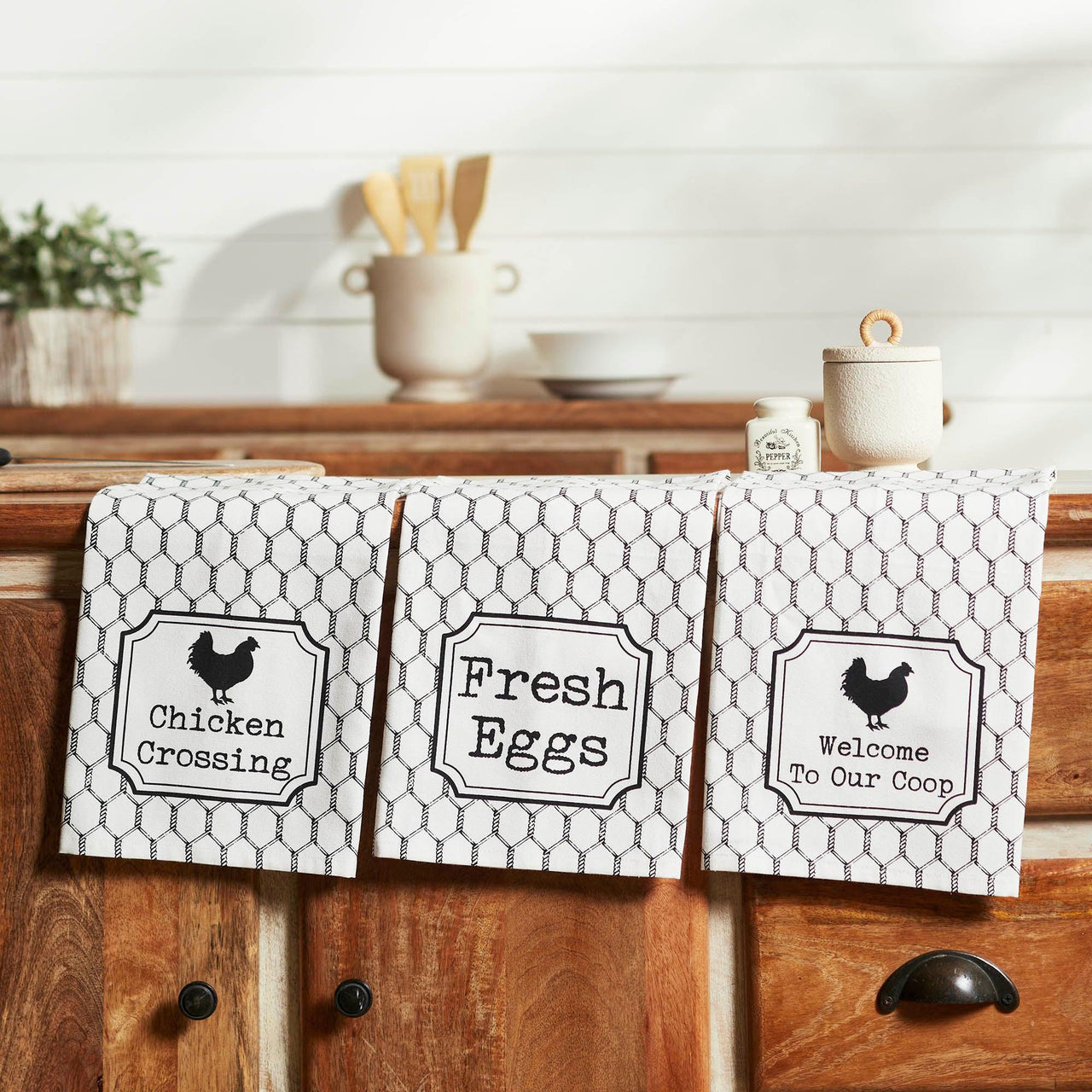Down Home Chicken Crossing Tea Towel Set of 3 19x28 - The Fox Decor