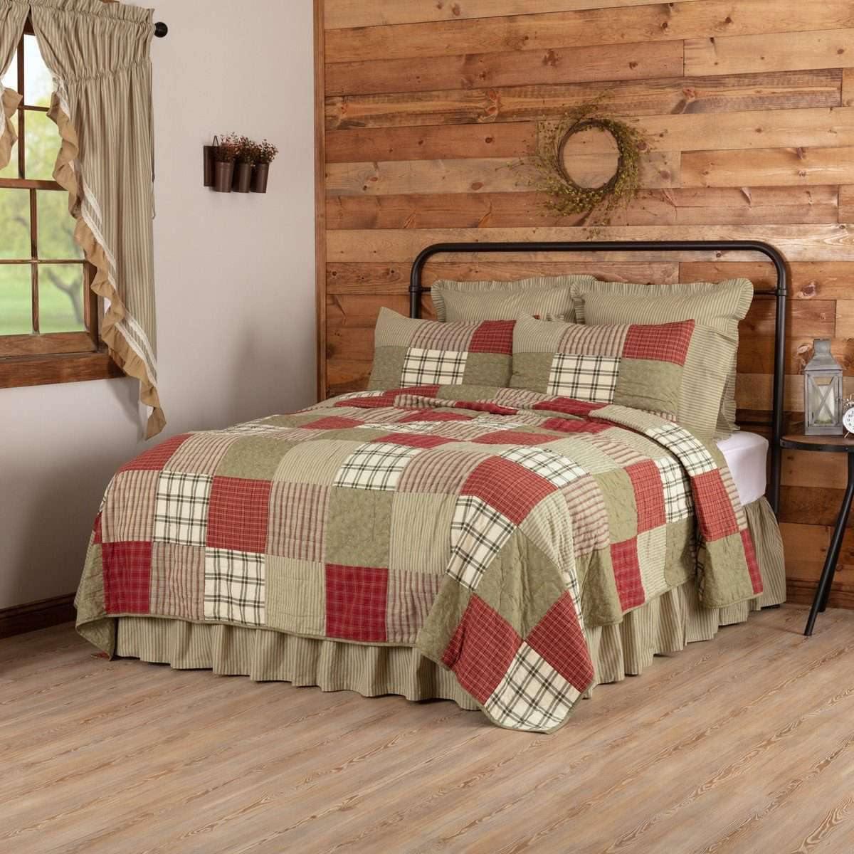 Prairie Winds Luxury King Quilt 120Wx105L VHC Brands