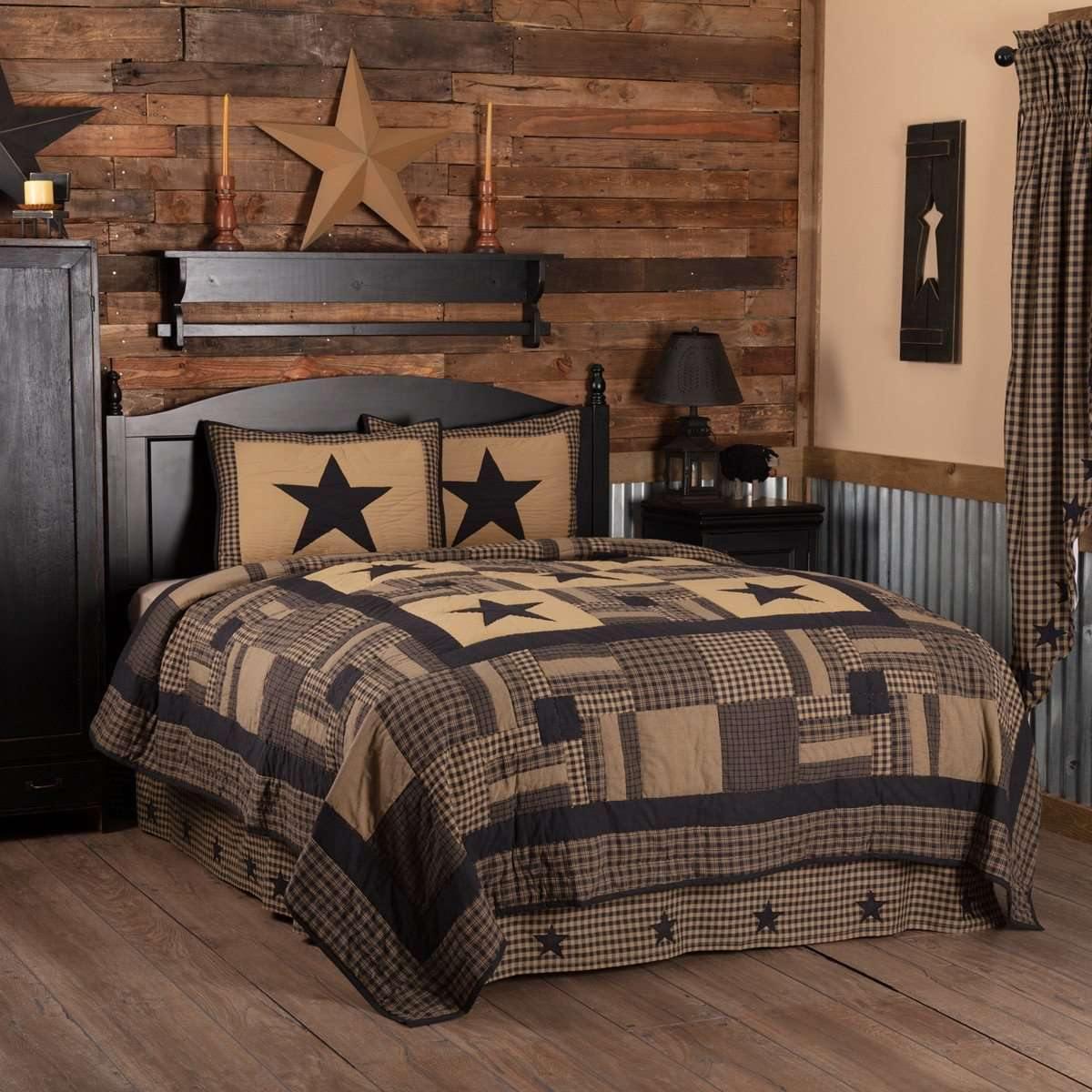 Black Check Star California King Quilt Set; 1-Quilt 130Wx115L w/2 Shams 21x37 VHC Brands - The Fox Decor