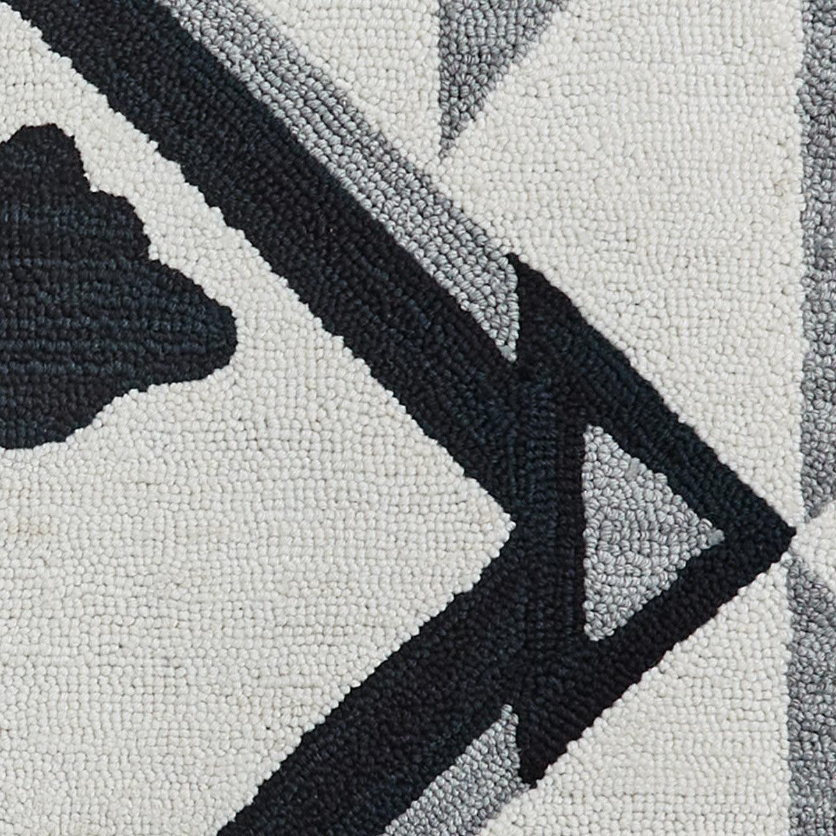 Tribal Hooked Rug 4' x 6' Black, Gray Park Designs - The Fox Decor