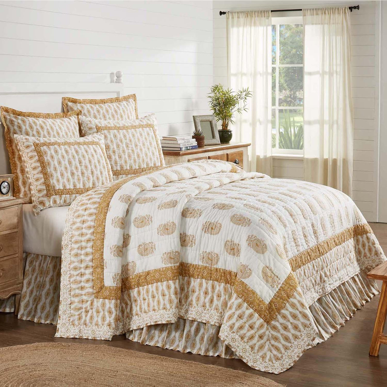 Avani Gold King Quilt 105Wx95L VHC Brands