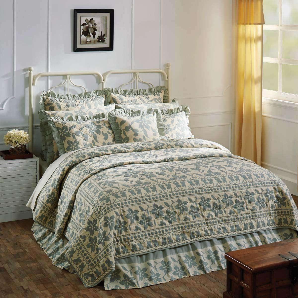 Briar Sage King Quilt 105Wx95L VHC Brands