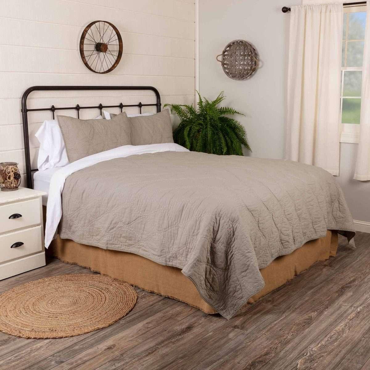 Harbour Grey Queen Quilt 90Wx90L VHC Brands online