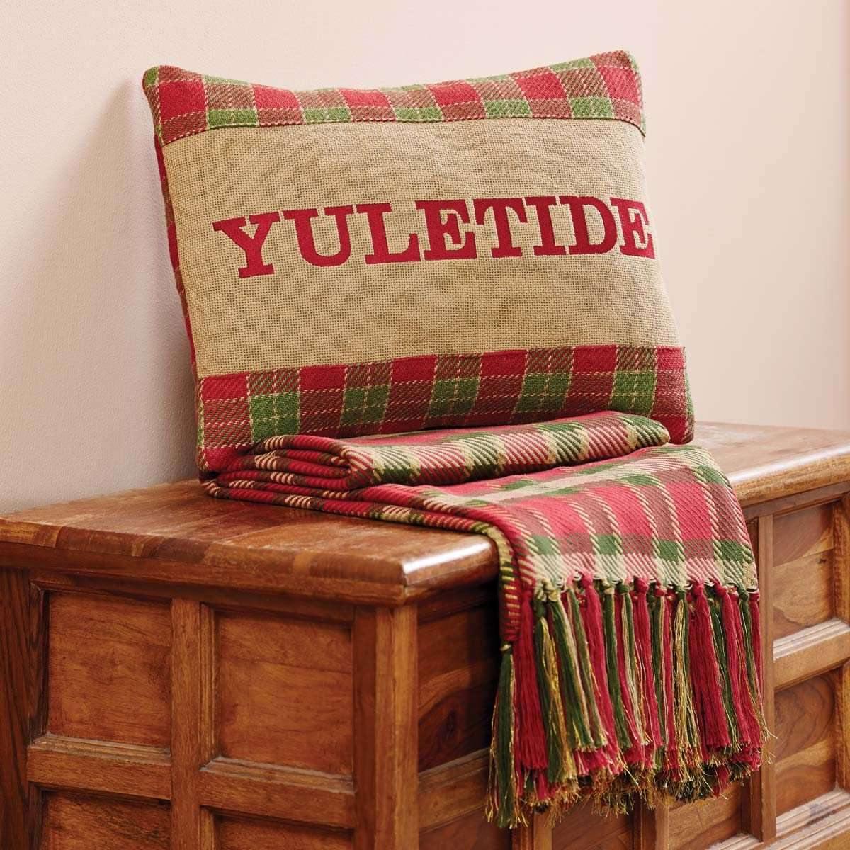 Robert Yuletide Pillow 14x18