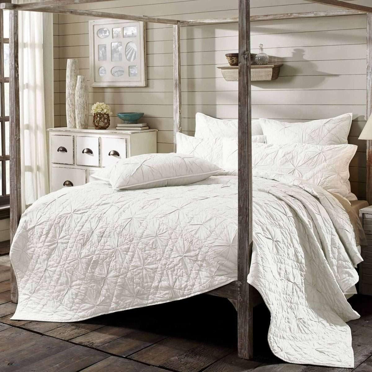 Aubree Fog Queen Quilt 92Wx92L VHC Brands