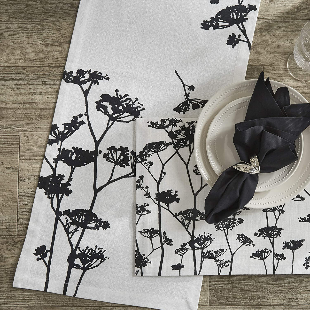 Queens Anne'S Lace Printed Table Runner - 72"L Park Designs - The Fox Decor