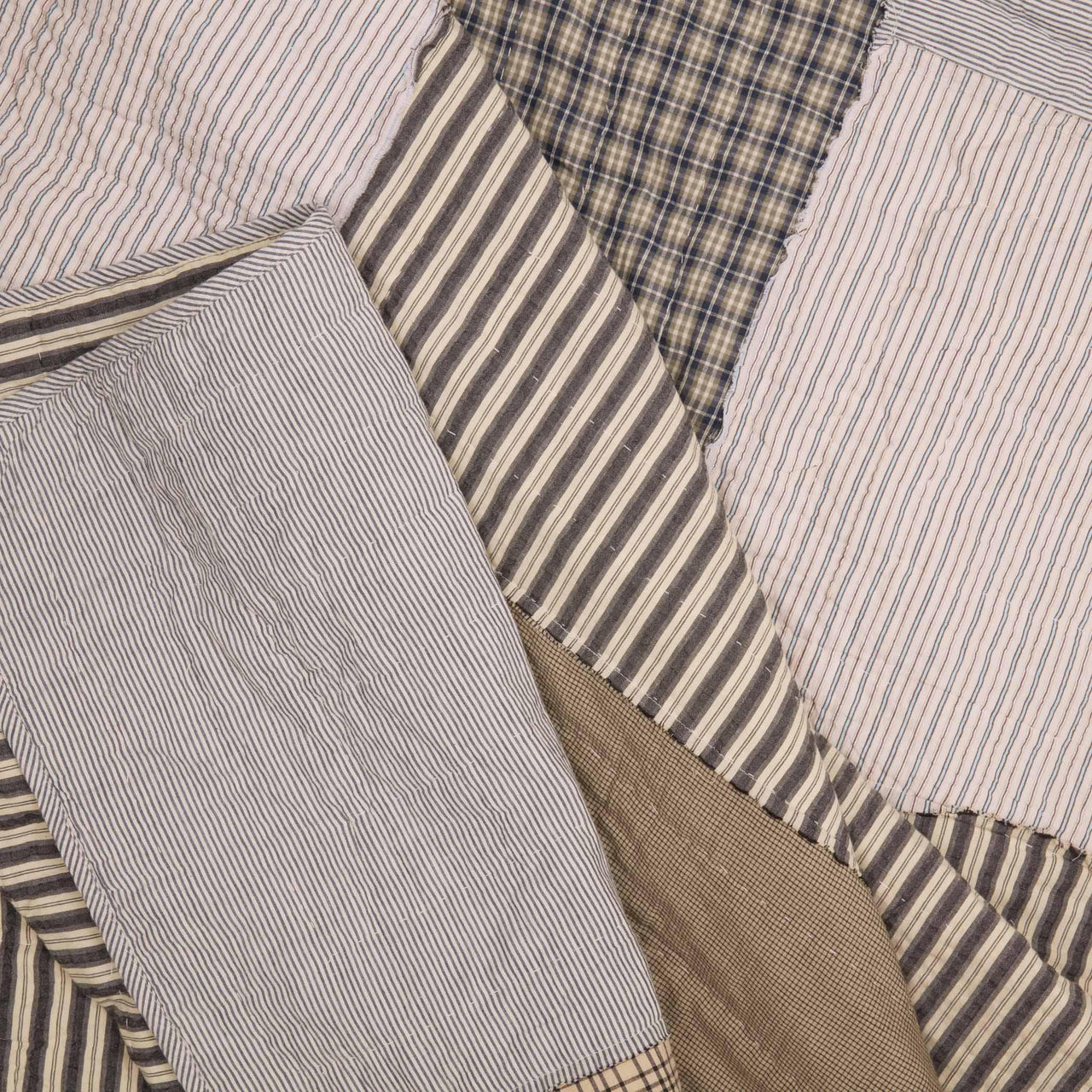 Ashmont Luxury King Quilt 120Wx105L VHC Brands