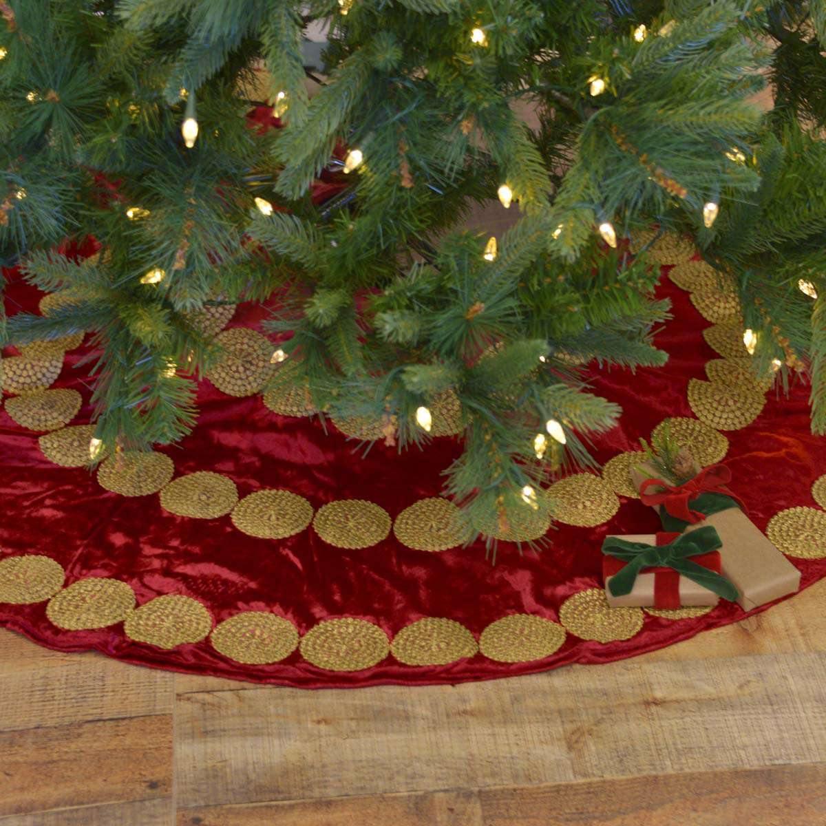 Memories Red Tree Skirt 48